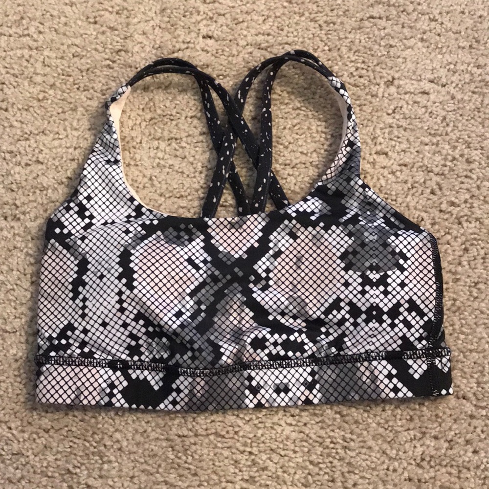 Lululemon sports bra